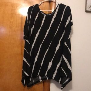 Stripped asymmetrical hem shirt